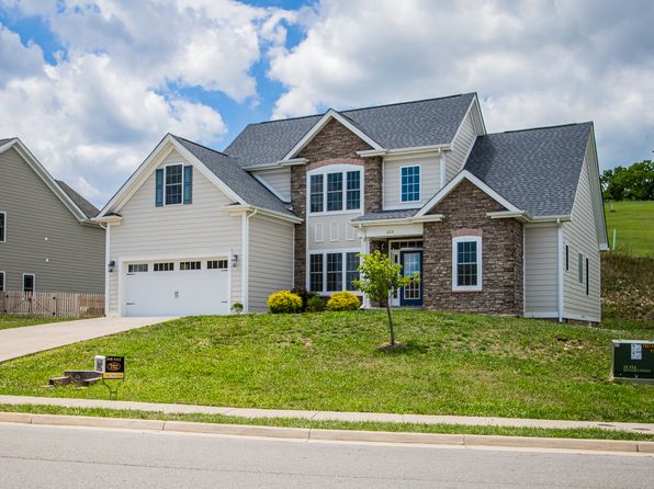 223 Windsor Dr