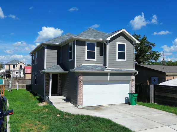 126 Egret Canal N, Baytown, TX 77523