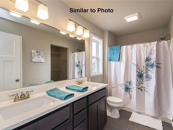 4th image of 226 NE Meadow Ln