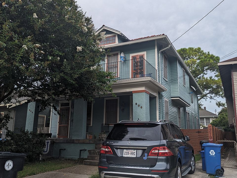 The house is near completion of it's new paint job