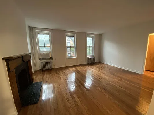 Rented by GreenVill Real Estate LLC | media 6