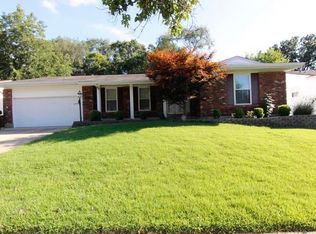26 Quail Woods Dr, Fenton, MO