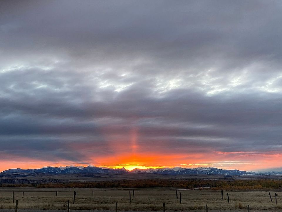 Sunrise over the Bridgers