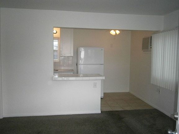 5th image of 237 E Camden Ave