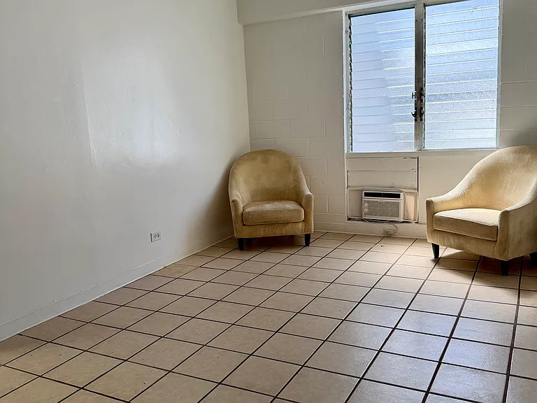 1096 S Beretania St #206 — Photo 4