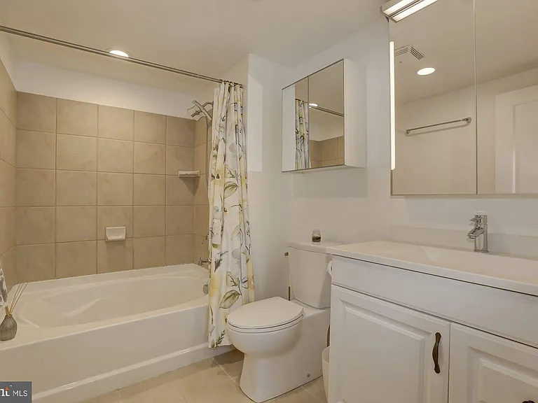 616 E St NW #718 — Photo 27