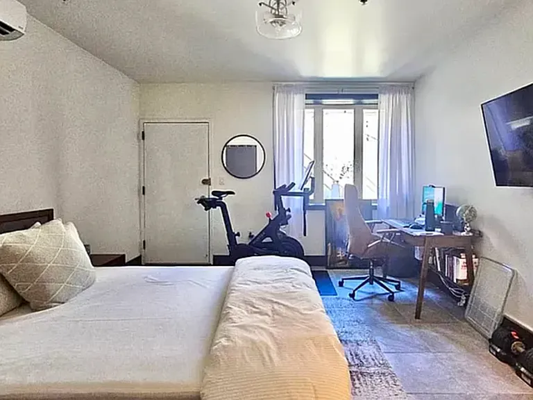 2309 Astoria Blvd #1R — Photo 3