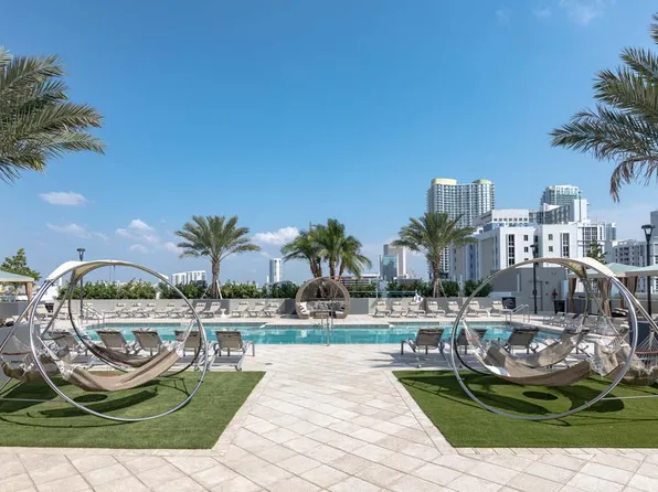 255 SW 11th St Unit 14, Miami, FL 33130