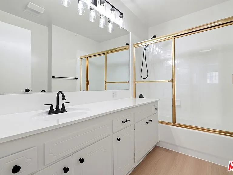 11970 Montana Ave #104 — Photo 20