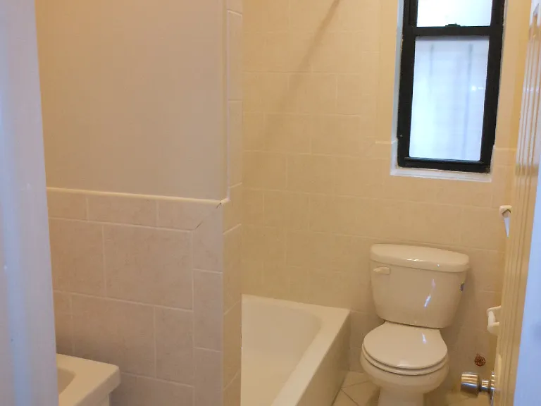 1487 Teller Ave #GB1 — Photo 4
