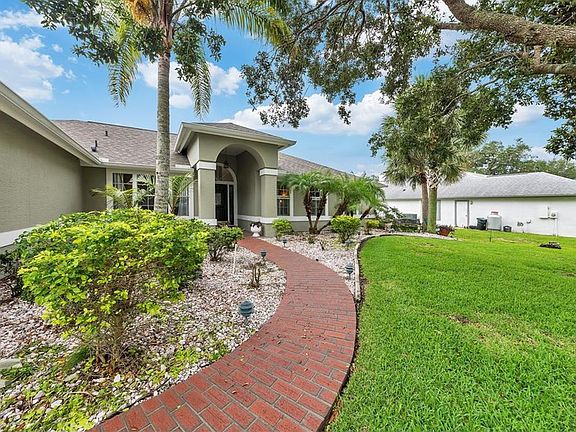 2nd image of 902 Lagoon Dr