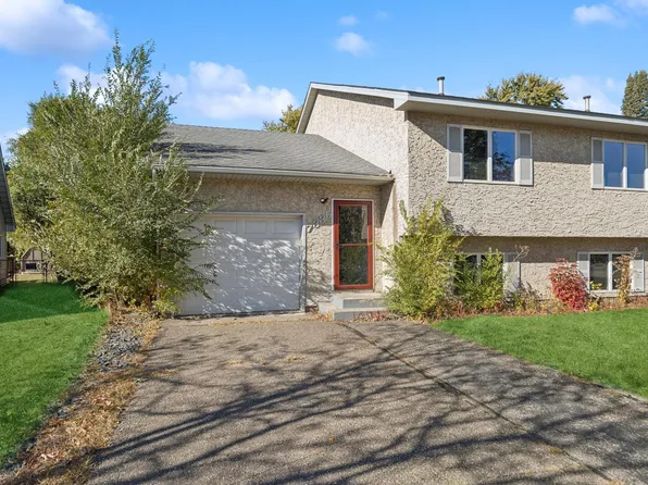 7335 Degrio Way, Inver Grove Heights, MN 55076