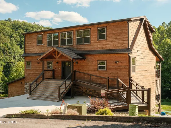 3036 Cloudburst Dr, Sevierville, TN 37862
