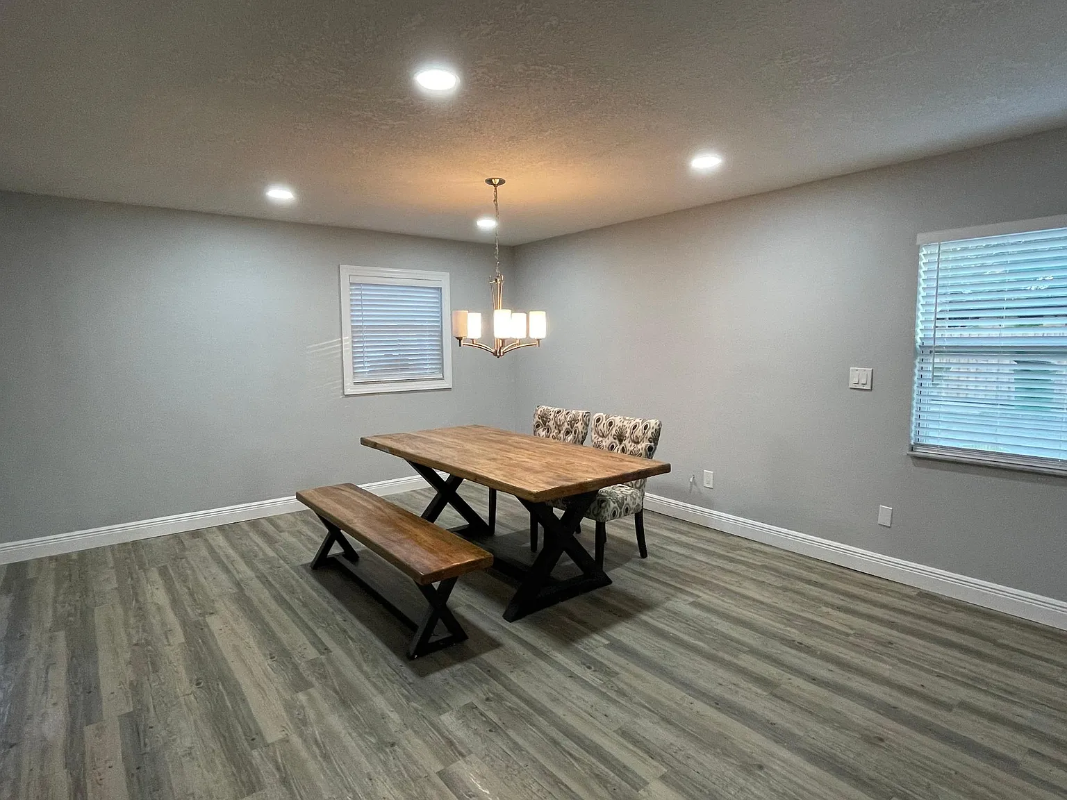 310 E Gladys St — Photo 2