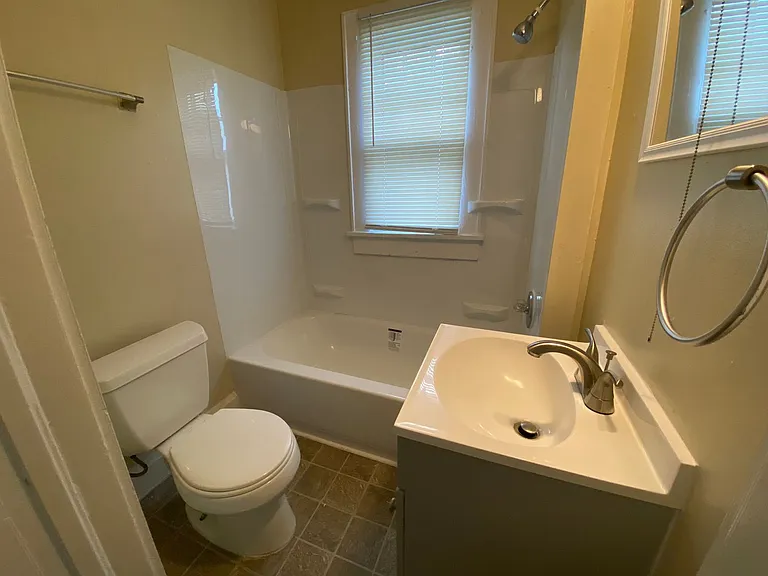 1250 N Colorado Ave — Photo 3