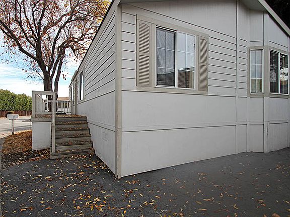 3rd image of 580 Ahwanee Ave Spc 30
