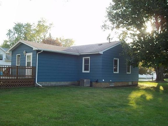 Large, shaded yard