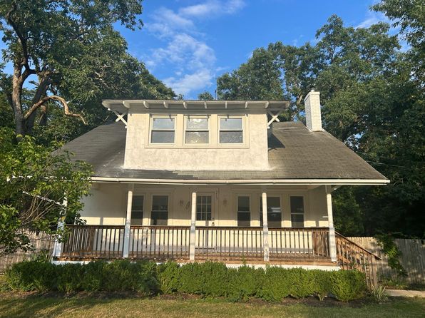 213 Cedar Swamp Rd