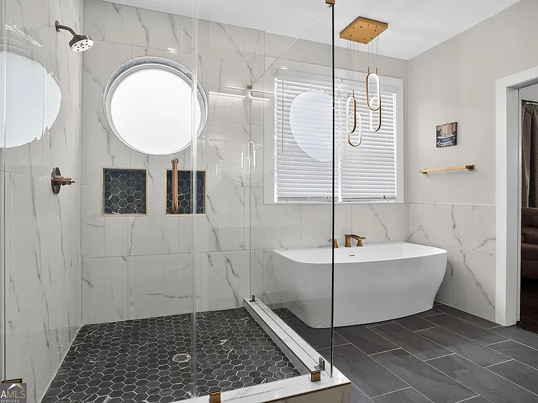 2877 Alexa Ave SE — Photo 2