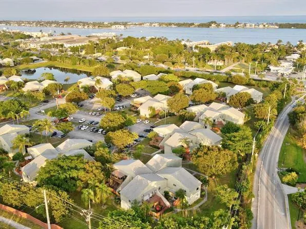 13 Crossings Circle #B, Boynton Beach, FL 33435