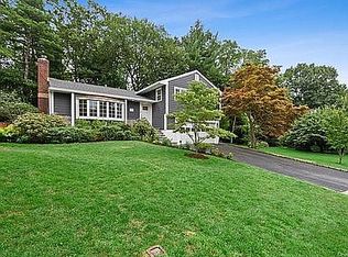 27 Winding Brook Rd, New Rochelle, NY 10804