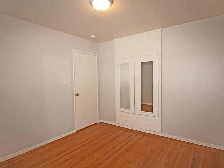 14864 Crosby St — Photo 6