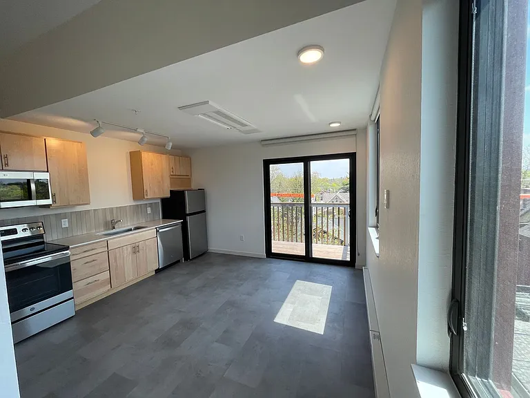 3333 Hennepin Ave — Photo 18