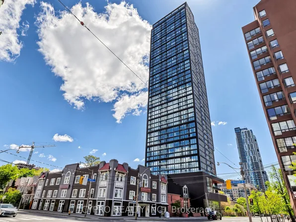 319 Jarvis St #3802, Toronto, ON M5B 2C2