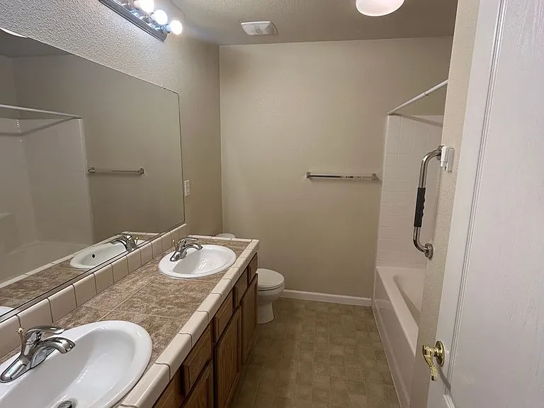 2416 Glacier Way — Photo 19