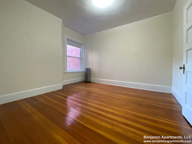 1595 Beacon St #31 — Photo 8