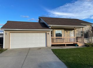 1090 N Forsythia St, Post Falls, ID 83854