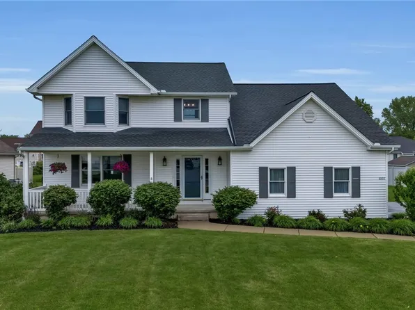 8892 Michael Douglas Dr, Clarence Center, NY 14032