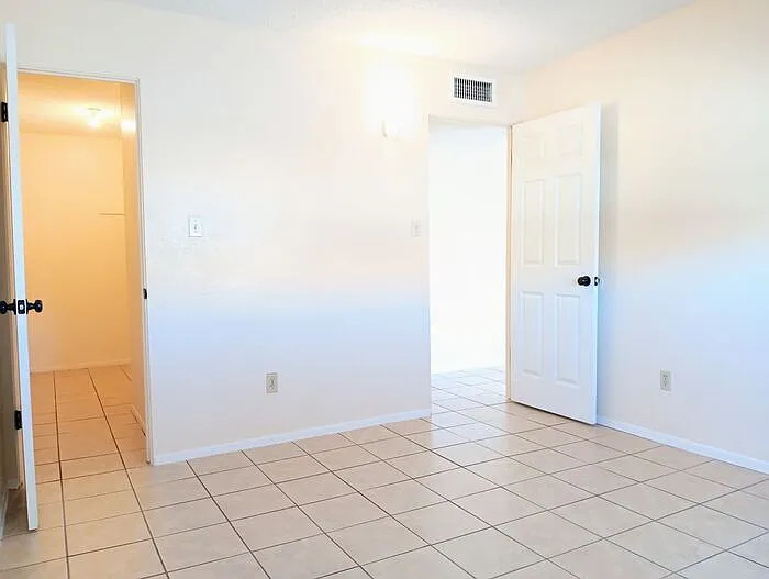 2933 N Geronimo Ave — Photo 11