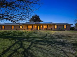 1409 Bassett Rd, Palestine, TX 75803