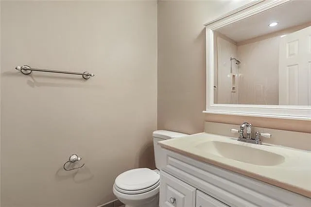 223 Robin Hood Dr — Photo 9