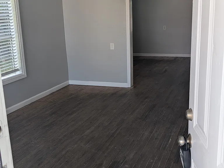 410 S San Jacinto St — Photo 3
