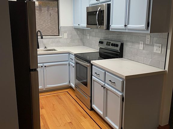 4th image of 8751 Mountain Blvd