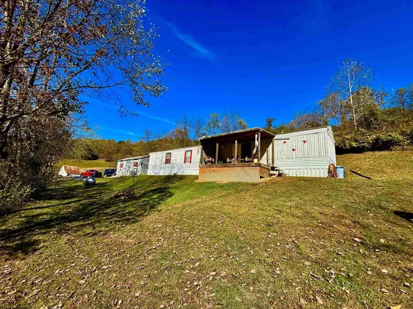 1722 Hackers Creek Rd, Buckhannon, WV 26201