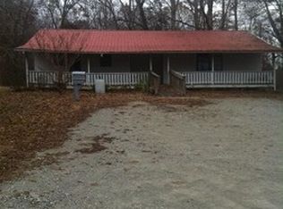 811 Roach Rd, Decaturville, TN 38329