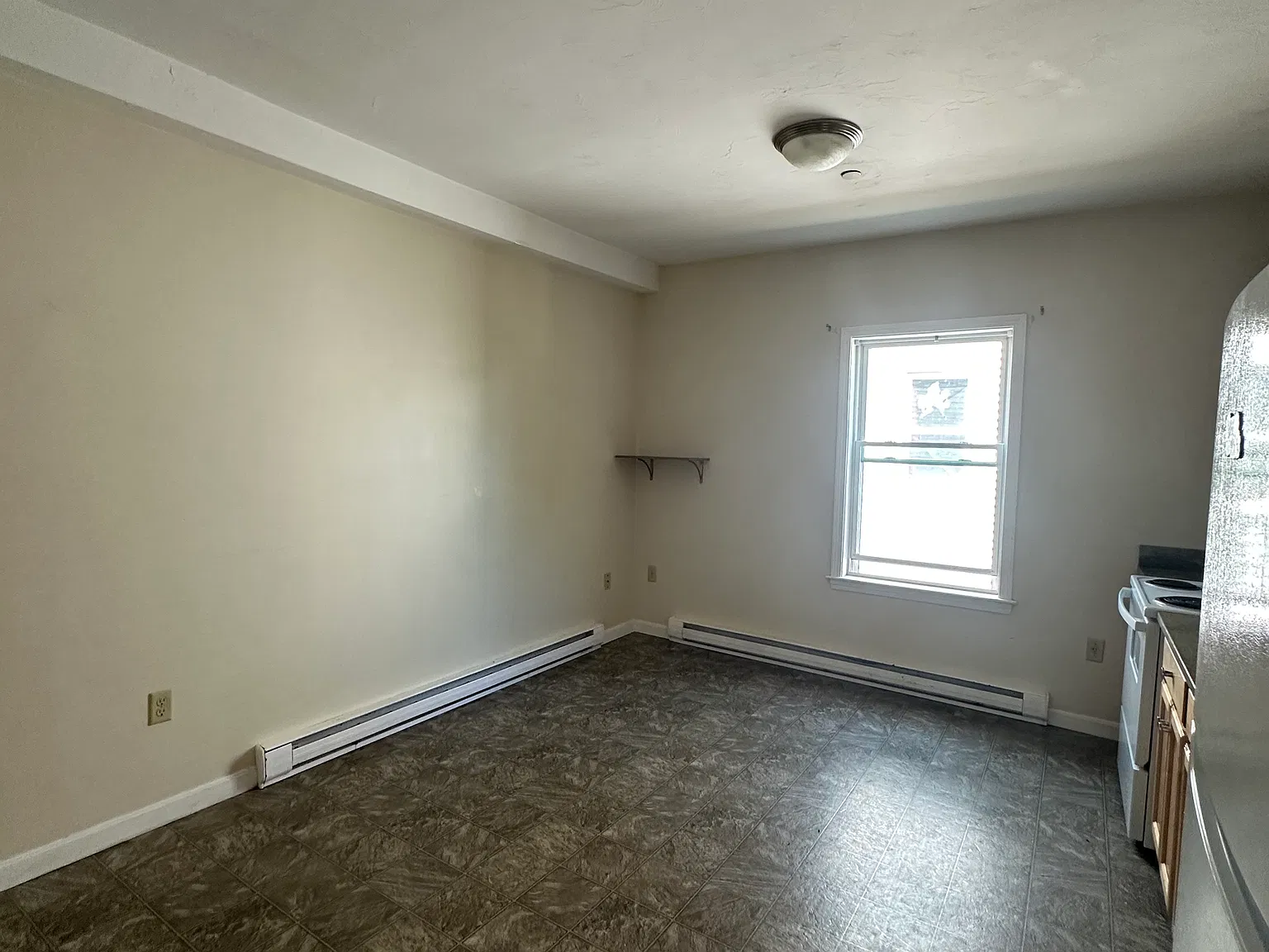 2 bed, 1200 sqft, $2,300 — Photo 3