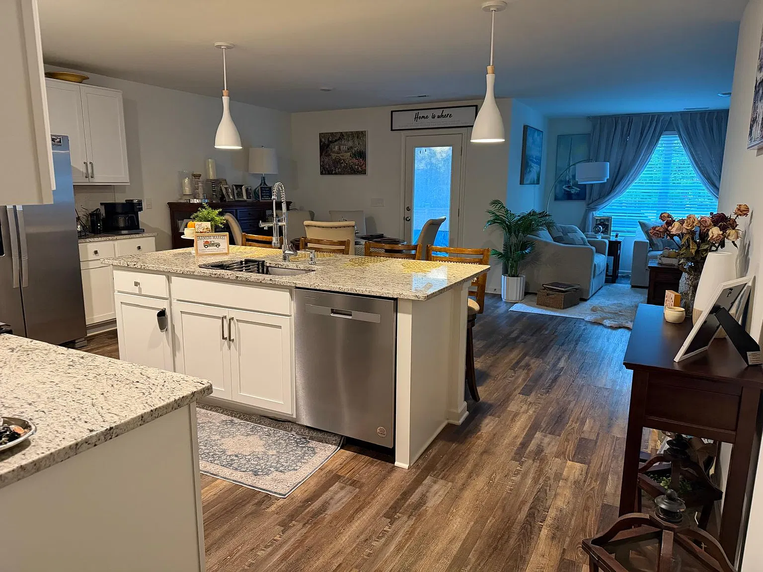 4 bed, 1774 sqft, $2,600 — Photo 4