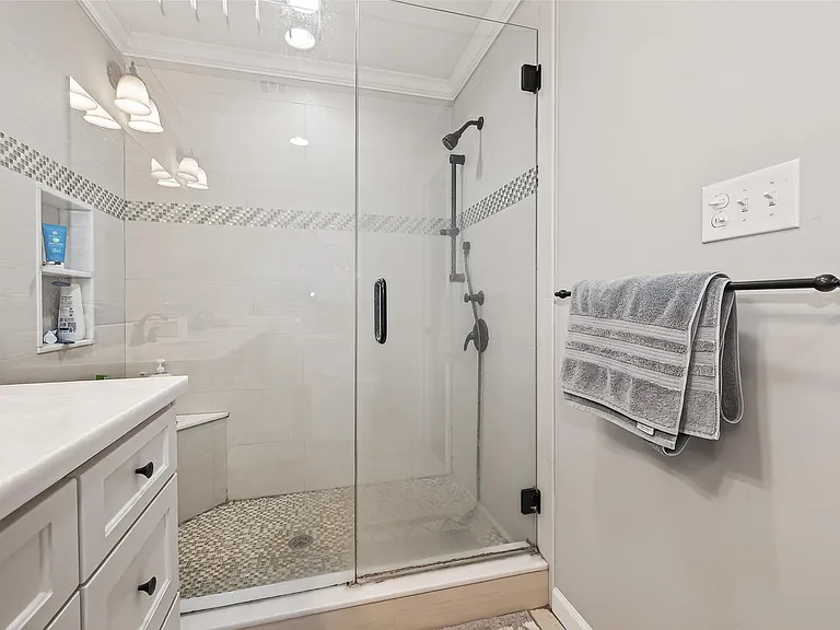 12705 Huntingwick Dr #165 — Photo 32