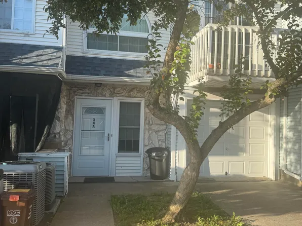 34 Country Dr E #A45, Staten Island, NY 10314