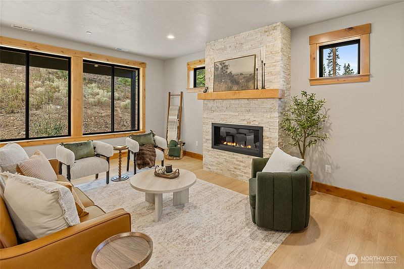 5th image of 660 Stone Ridge Drive