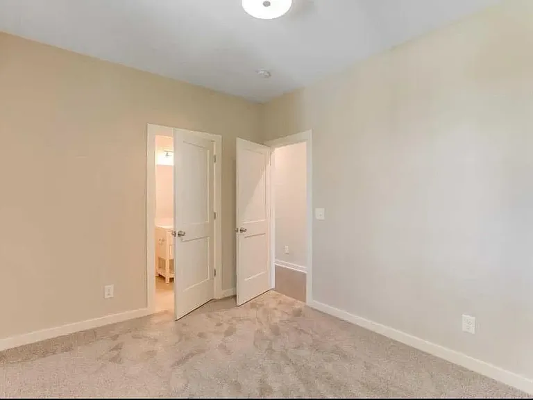 1000 Fleming St — Photo 15