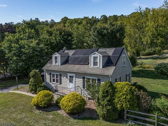 3rd image of 98 Church Rd