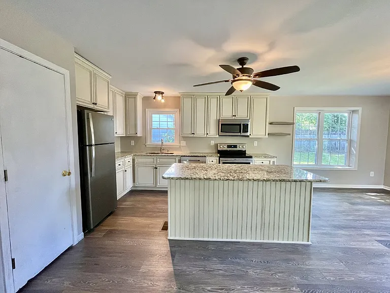 5651 Dodge Dr — Photo 10
