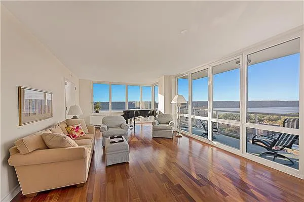 Sold by Exclusive Properties Sotheby's International Realty | media 4