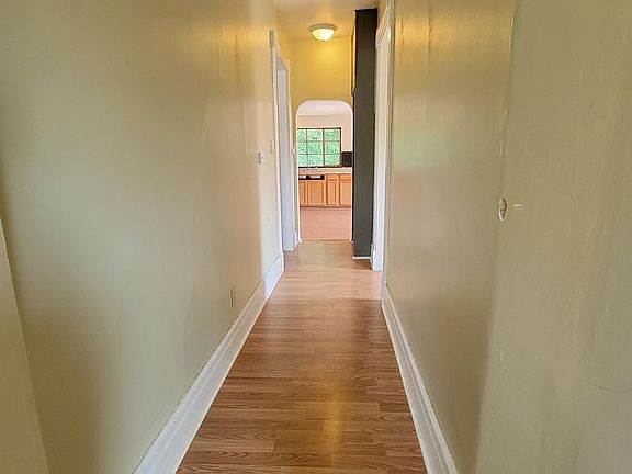5th image of 348 1/2 Washington Ave