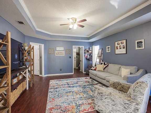 3rd image of 4101 Hamilton Cir